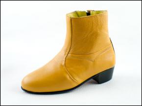 Boots with Cuban heel