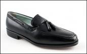 Shoes classic style with a superb quality.