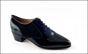 Model-3069. Manufactured in black patent leather and suede. 