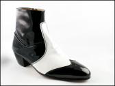 Model 351/Bis, manufactured in black and white patent leather